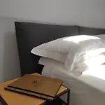 Borgo Di Ponte & בית הארחה